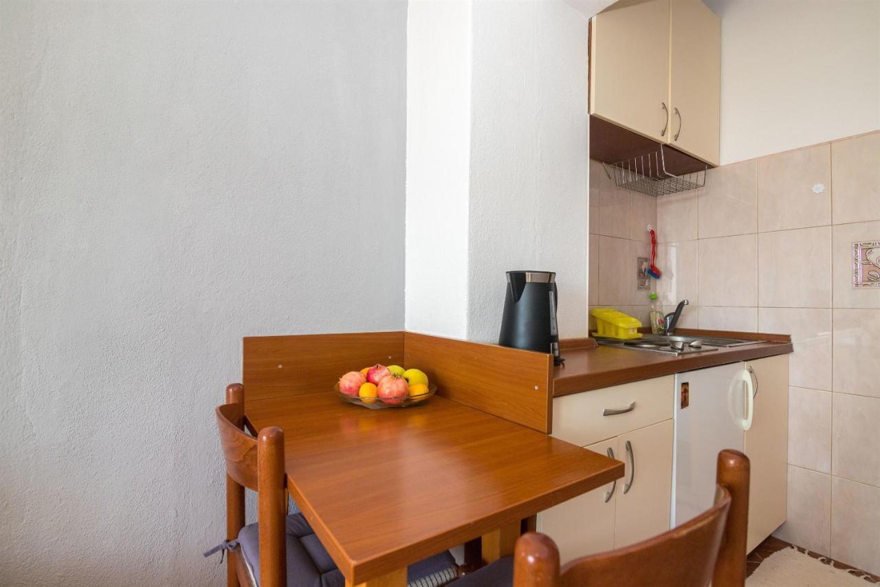 Apartments Tolj Igrane Extérieur photo