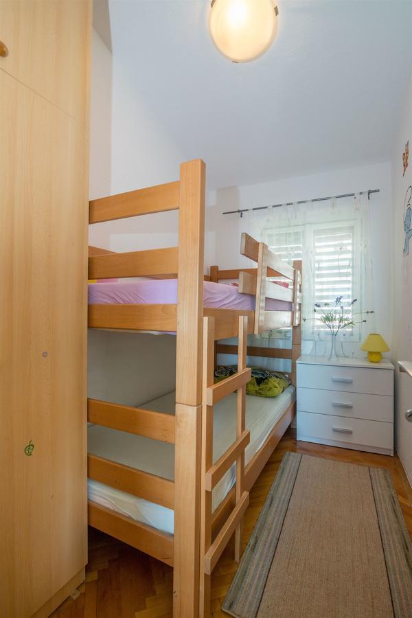 Apartments Tolj Igrane Extérieur photo